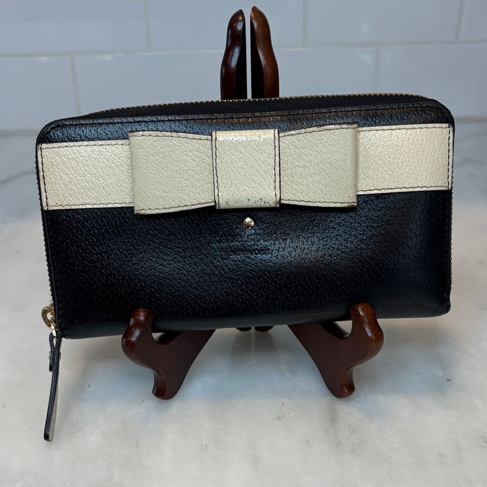 Kate Spade Wallet Leather Two-Tone Classic Bow Full Zip Continental Wallet